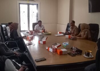 Komisi 2 DPRD Kota Parepare rapat bersama Kadis Pendidikan  dan Kadis BKPSDM di ruang rapat Komisi 2 DPRD Kota Parepare, pada Senin (25/9/2023) lalu