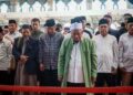 Wali Kota Parepare, Taufan Pawe (TP) mengikuti Salat Jenazah mantan Gubernur Sulsel HM Amin Syam di Masjid Al Markaz, Kota Makassar, Sabtu (2/9/2023)