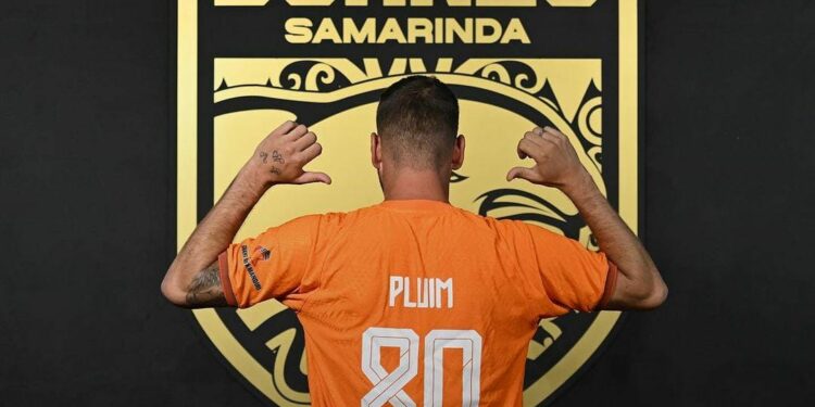 Pisah dengan PSM Makassar, Wiljan Pluim Resmi Gabung di Borneo FC Pisah dengan PSM Makassar, Wiljan Pluim Resmi Gabung di Borneo FC