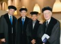 Wakil Rektor I Unhas, Prof drg Muhammad Ruslin MKes PhD SpBM(K) (kedua kanan) menjadi co-promotor tiga PhD di Vrije Universiteit Amsterdam, Belanda, Rabu,(11/10/2023). (Sumber Foto: Prof Muhammad Ruslin)