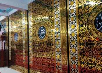 Kilau Emas Kaligrafi, Buat Masjid Tampil Indah dan Mewah