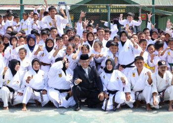 Ratusan Kohai Institut Karate-do Indonesia (INKAI) Cabang Kabupaten Pinrang, Sulawesi Selatan siap menghadapi Ujian Kenaikan Tingkat, Ahad (1/10/2023)
