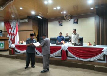 Wawali Serahkan Rancangan KUA APBD dan PPAS 2024 ke DPRD Parepare