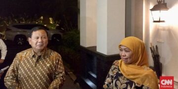 Ilustrasi
Ketua Umum Partai Gerindra Prabowo Subianto bertemu Gubernur Jawa Timur Khofifah Indar Parawansa di Surabaya beberapa waktu lalu. (Fpto: CNN Indonesia)