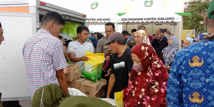 Pemkot Parepare Giat Gelar Pasar Murah Bantu Masyarakat Pemkot Parepare Giat Gelar Pasar Murah Bantu Masyarakat