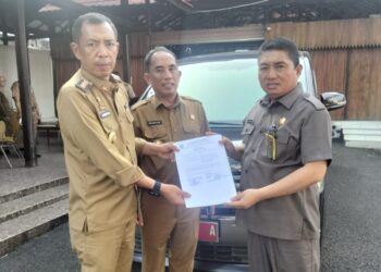 Mobil Dinas Wali Kota Parepare Resmi Diserahkan kepada Sekda