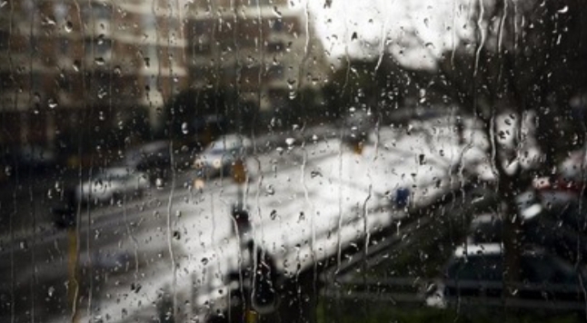 Hujan Deras dan Angin Kencang, BPBD : Waspada Aktivitas di Luar Rumah Hujan Deras dan Angin Kencang, BPBD : Waspada Aktivitas di Luar Rumah