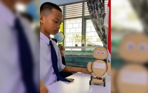 Acungi Jempol SMPN 1 Panca Rijang, Kadisdikbud Sidrap Harap Semua Sekolah Juga Memulai Acungi Jempol SMPN 1 Panca Rijang, Kadisdikbud Sidrap Harap Semua Sekolah Juga Memulai