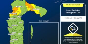 Prediksi BMKG, Malam Ini Hujan Disertai Angin Kencang Hingga Kilat Landa Daerah Ini di Sulsel