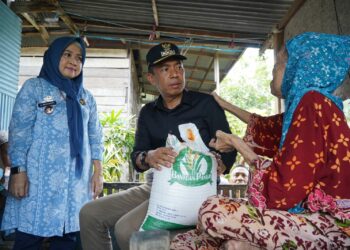 Akbar Ali Salurkan CBP Langsung ke Rumah Warga