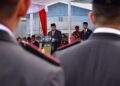 Pj Gubernur Sulsel, Bahtiar Baharuddin, jadi inspektur upacara dalam peringatan Hari Bhakti Imigrasi Ke-74 Tingkat Provinsi Sulsel. (Sumber: Humas Pemprov Sulsel)