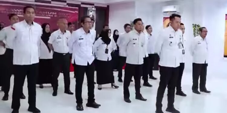 Digelar Daring, Menkumham Pimpin Apel Awal Tahun 2024 Kantor Imigrasi Kelas II TPI Parepare Digelar Daring, Menkumham Pimpin Apel Awal Tahun 2024 Kantor Imigrasi Kelas II TPI Parepare