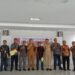 Foto bersama dalam acara peringatan HUT LSM Gerak Indonesia Ke-VIII Tahun, di Gedung Balai Ainun Habibie, Parepare, Senin (4/3/2024). (Foto: Rizkiyanti/Pijarnews.com)