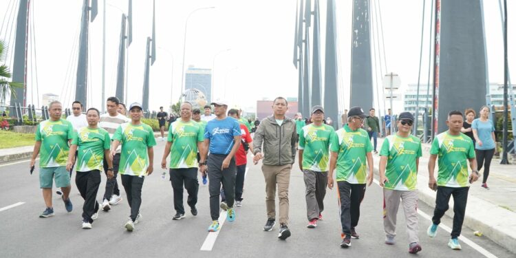 Pj Wali Kota Parepare Seru-seruan di Makassar Jogging Track 2024