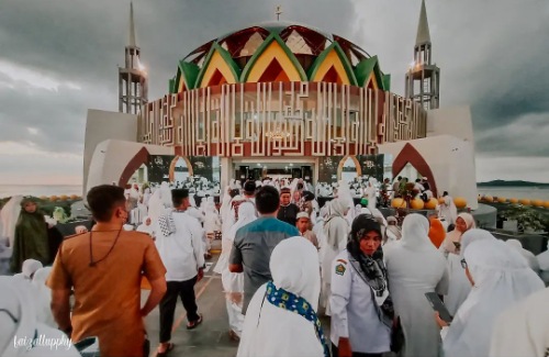 Menarik Minat Wisatawan, Kanim Parepare Perkenalkan Masjid Terapung Bj Habibie Menarik Minat Wisatawan, Kanim Parepare Perkenalkan Masjid Terapung Bj Habibie