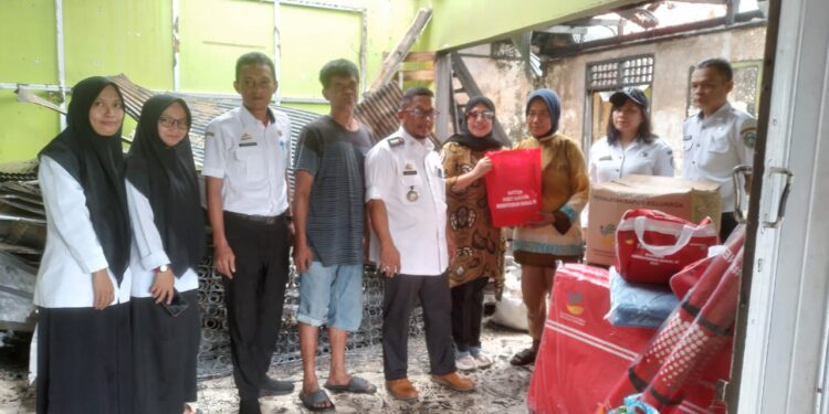 Pemkot Parepare Gerak Cepat Bantu Korban Kebakaran Pemkot Parepare Gerak Cepat Bantu Korban Kebakaran