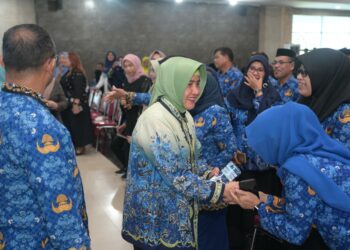 -- Bunda PAUD Kota Makassar Indira Yusuf Ismail turut meramaikan halalbihalal yang diselenggarakan oleh Dinas Pendidikan Kota Makassar, di Kantor Dinas Pendidikan, Rabu (17/4/2024)