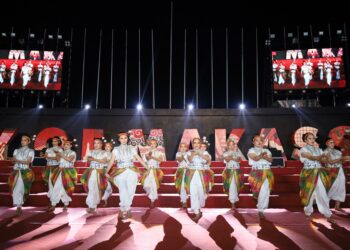Malam karnaval budaya diikuti 700 peserta yang berasal dari 5 daerah di Sulsel serta seluruh anggota sanggar di Kota Makassar di Anjungan City Of Makassar, Ahad  (21/4/2024)