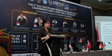 Salah seorang pemateri hadir dalam International Office Universitas Bosowa (Unibos) selenggarakan The 2nd Multidiciplines Bosowa International Conference (MBIC) 2024, di Hotel Aryaduta Makassar, Rabu (24/4/2024)
