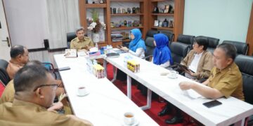 Sekertaris Daerah Provinsi Sulawesi Selatan, Andi Muhammad Arsjad, menerima kunjungan jajaran Deputi BPJS Kesehatan Wilayah IX di ruang kerjanya, Senin, (13/5/2024). (Foto: Humas Pemprov Sulsel)