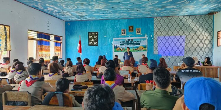 Ikut Kemah Edukasi SMKN 5 Jeneponto, Siswa SMPN Belajar Kendalikan Lampu Pakai Android Ikut Kemah Edukasi SMKN 5 Jeneponto, Siswa SMPN Belajar Kendalikan Lampu Pakai Android