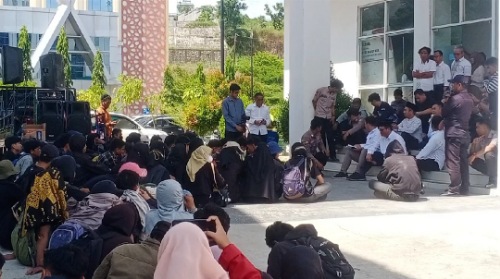 DEMA IAIN Parepare Minta Revisi SSBOPT, Ini Penjelasan Rektor DEMA IAIN Parepare Minta Revisi SSBOPT, Ini Penjelasan Rektor