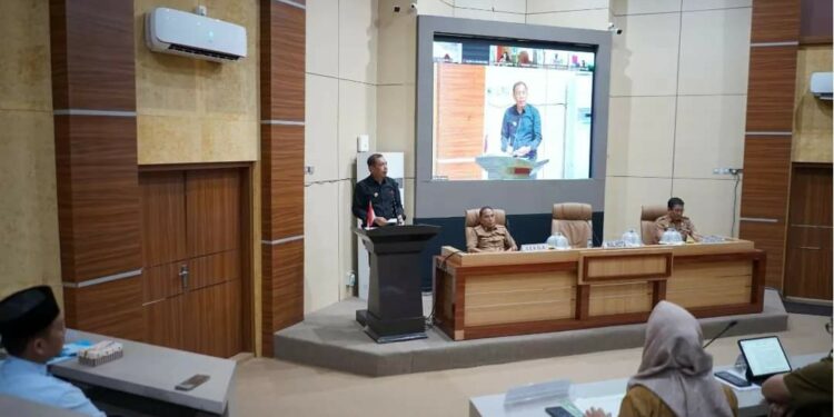 Pimpin Monev Triwulan II, Pj Wali Kota Parepare Tekankan Target PAD Perlu Digenjot