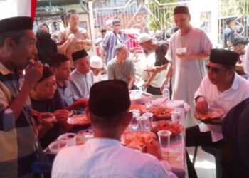 Pj Wali Kota Parepare Ikut Antre Saat Mabar di Masjid Raya