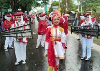 Diperkuat Artis Cilik, MTSN 2 Sidrap “Menyala” di Ajang Street Parade Tingkat Kabupaten
