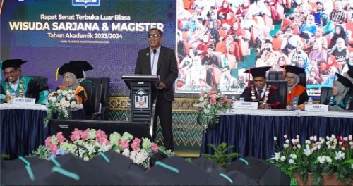 Hadiri Wisuda di IAIN Parepare, Pj Wali Kota Sampaikan Pesan B. J. Habibie Hadiri Wisuda di IAIN Parepare, Pj Wali Kota Sampaikan Pesan B. J. Habibie