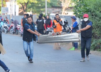 Pj Sekda Makassar Pimpin Sabtu Bersih di Manggala, Siap Pertahankan Adipura untuk Makassar