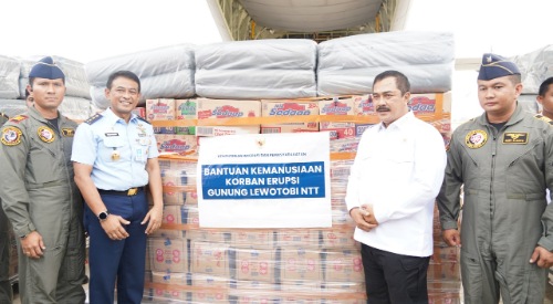 Kemen Imipas Kirimkan Bantuan untuk Korban Erupsi Gunung Lewotobi Kemen Imipas Kirimkan Bantuan untuk Korban Erupsi Gunung Lewotobi