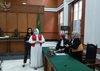 Tidak Lagi Pakai Kursi Roda, Mira Hayati Kembali Jalani Sidang Kedua Kasus Skincare Bermerkuri