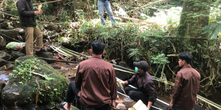 IPMAH Tonasa Audiensi dengan UPT Puskesmas Tamaona Terkait Riset dan Edukasi Dampak Pencemaran Air IPMAH Tonasa Audiensi dengan UPT Puskesmas Tamaona Terkait Riset dan Edukasi Dampak Pencemaran Air
