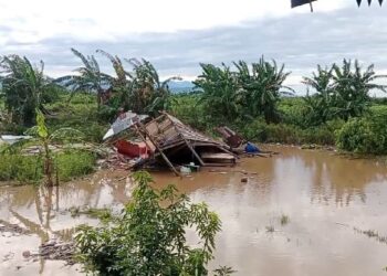 Puting Beliung Rusak Puluhan Rumah di Pinrang