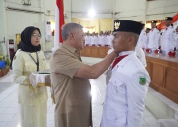 Kukuhkan Paskibraka, Bupati Pinrang Sebut Pengibaran Bendera Momen Sakral