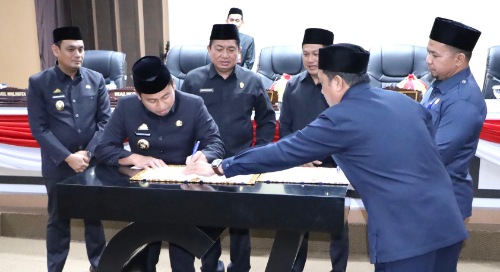 DPRD Parepare Sahkan KUA-PPAS Perubahan, Tasming Tegaskan Pentingnya Kolaborasi Eksekutif-Legislatif DPRD Parepare Sahkan KUA-PPAS Perubahan, Tasming Tegaskan Pentingnya Kolaborasi Eksekutif-Legislatif