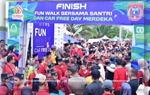 1 Dekade al-Risalah Batetangnga Pecahkan Rekor, Fun Walk Diikuti Puluhan Ribu Peserta 1 Dekade al-Risalah Batetangnga Pecahkan Rekor, Fun Walk Diikuti Puluhan Ribu Peserta