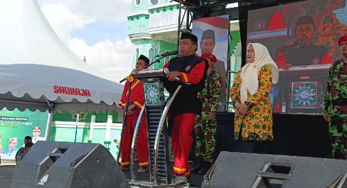 Haru, Bupati Sidrap Bacakan Surah Al-Fatihah di Panggung Kemah Tahfidz Haru, Bupati Sidrap Bacakan Surah Al-Fatihah di Panggung Kemah Tahfidz