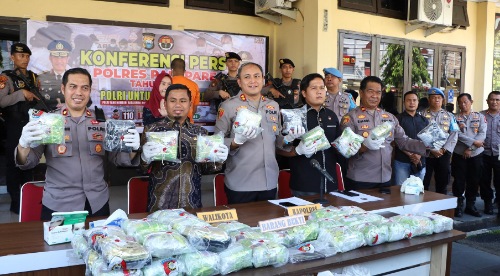 Polres Parepare Ungkap 44 Kg Sabu, Wali Kota Parepare Sampaikan Terima Kasih Polres Parepare Ungkap 44 Kg Sabu, Wali Kota Parepare Sampaikan Terima Kasih