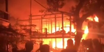 Jalan Menara Mendadak Riuh, 5 Rumah Ludes hingga Memakan 2 Nyawa