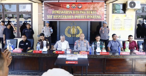 Polres Pinrang Musnahkan 2,2 Kg Sabu, Bupati Sampaikan Ini Polres Pinrang Musnahkan 2,2 Kg Sabu, Bupati Sampaikan Ini
