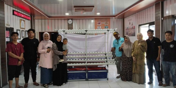 UMPAR Dukung Pemberdayaan PKK Maritengngae Melalui Teknologi Aquaponik dan Microgreens