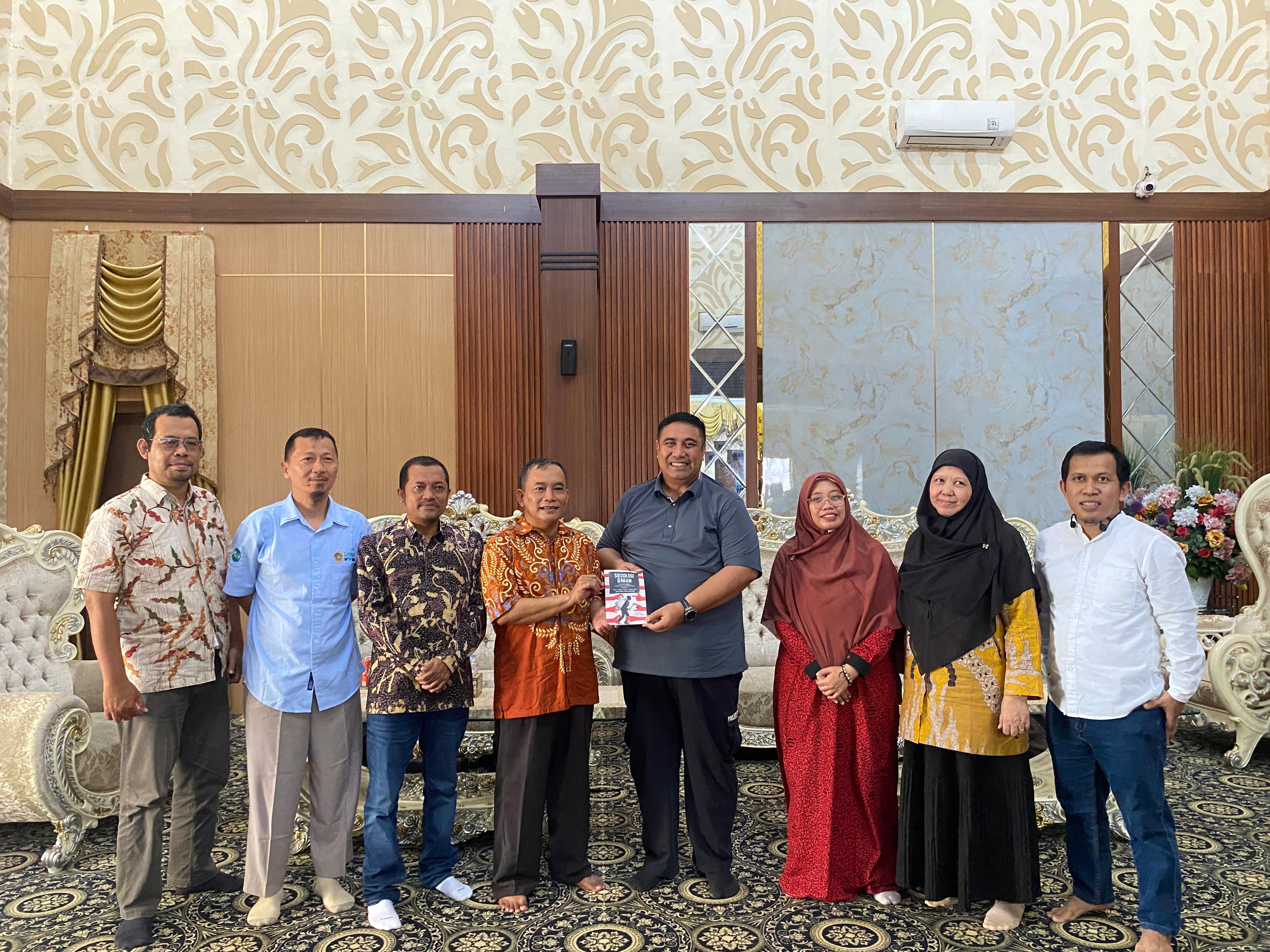 Kembangkan Garam Krosok, Tim Garam Unhas Gandeng Tim Pakar Garam Universitas Trunojoyo Madura Kembangkan Garam Krosok, Tim Garam Unhas Gandeng Tim Pakar Garam Universitas Trunojoyo Madura