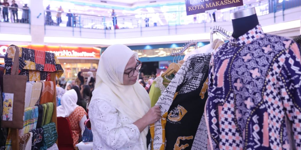Dekranasda Makassar Sukses di Wastra Arajang 2025: Melinda Aksa Sebut Ajang Ini Jembatan Tradisi dan Modernitas