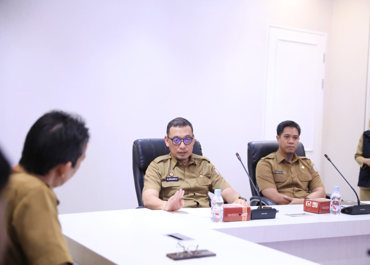 Juri Pegawai Teladan Pemkot Makassar, Sekda Zulkifly: Harus Komplet Tidak Sekadar Cerdas Juri Pegawai Teladan Pemkot Makassar, Sekda Zulkifly: Harus Komplet Tidak Sekadar Cerdas