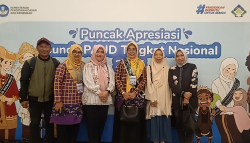 Bunda PAUD Pinrang Hadiri Puncak Aprey Bunda PAUD Nasional