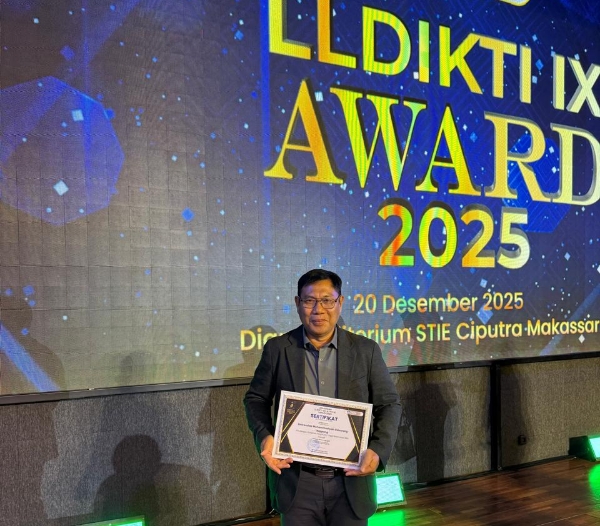 Rektor UMS Rappang dan UMPAR Raih Penghargaan Pimpinan Perguruan Tinggi Terbaik dari LLDIKTI Wilayah IX Rektor UMS Rappang dan UMPAR Raih Penghargaan Pimpinan Perguruan Tinggi Terbaik dari LLDIKTI Wilayah IX